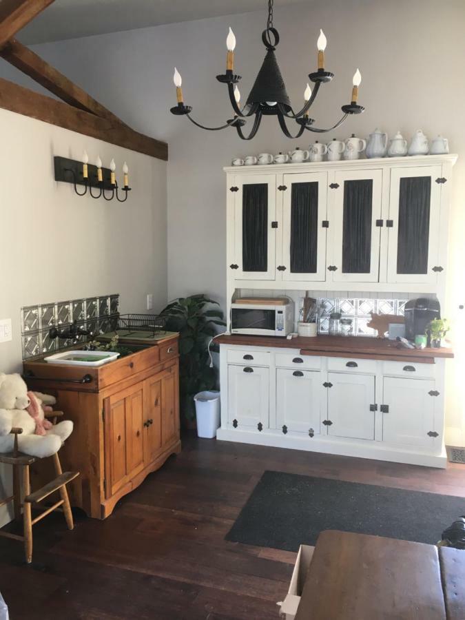 The Carriage House Flat - Downtown Paris Canada Eksteriør bilde