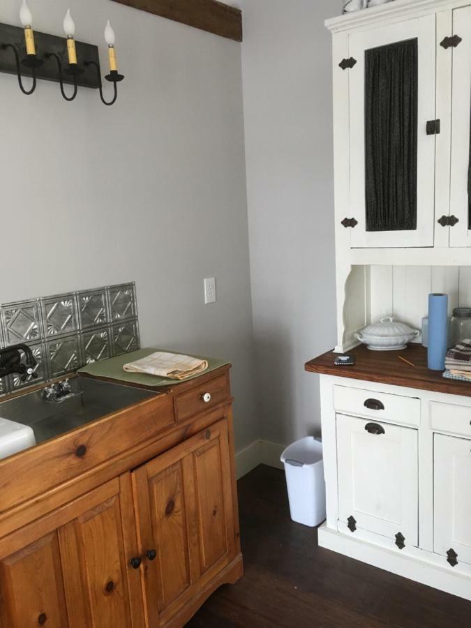 The Carriage House Flat - Downtown Paris Canada Eksteriør bilde